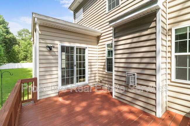 Building Photo - 729 Creekwood Dr