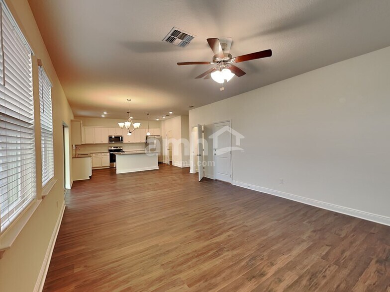 Building Photo - 904 Heavenly Dr