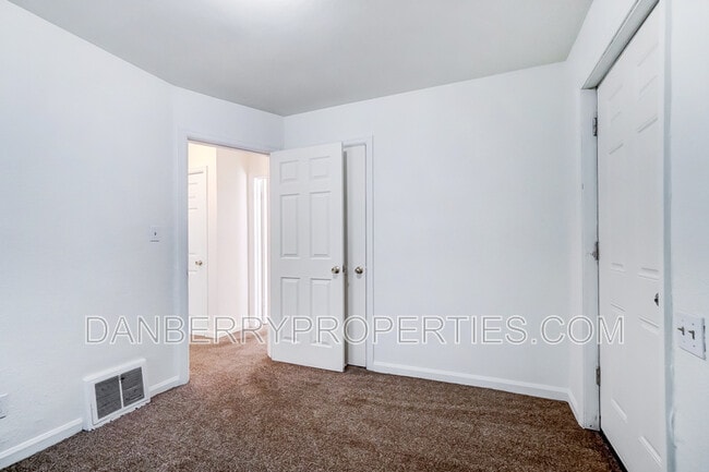 Building Photo - 1132 Brookley Blvd