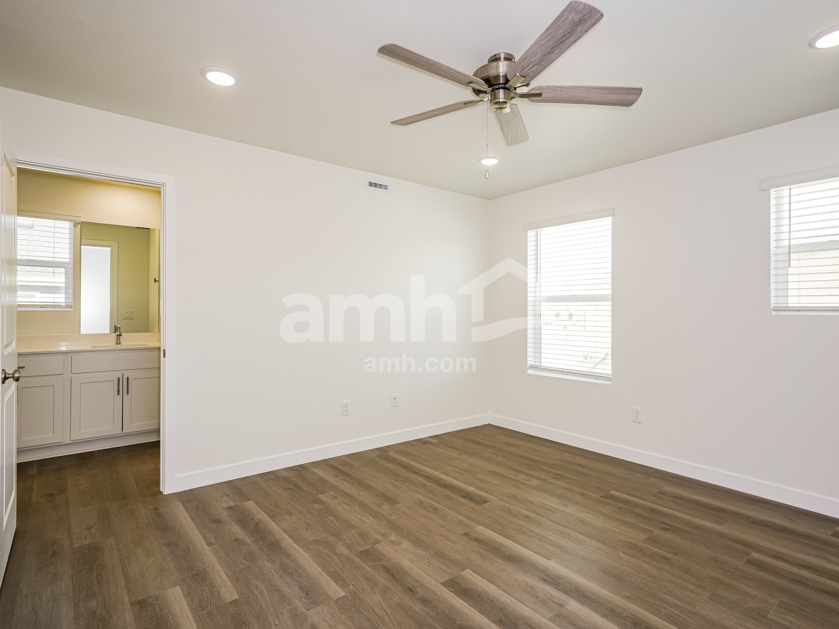 Building Photo - 1432 W Mahogany St