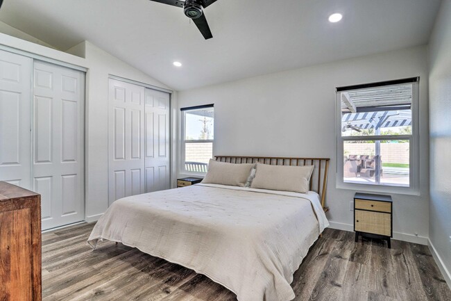 Building Photo - 44065 Dalea Ct