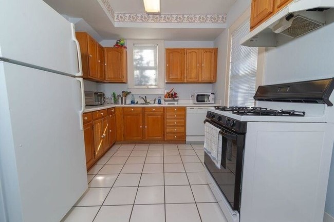 Building Photo - 2832 Salado St