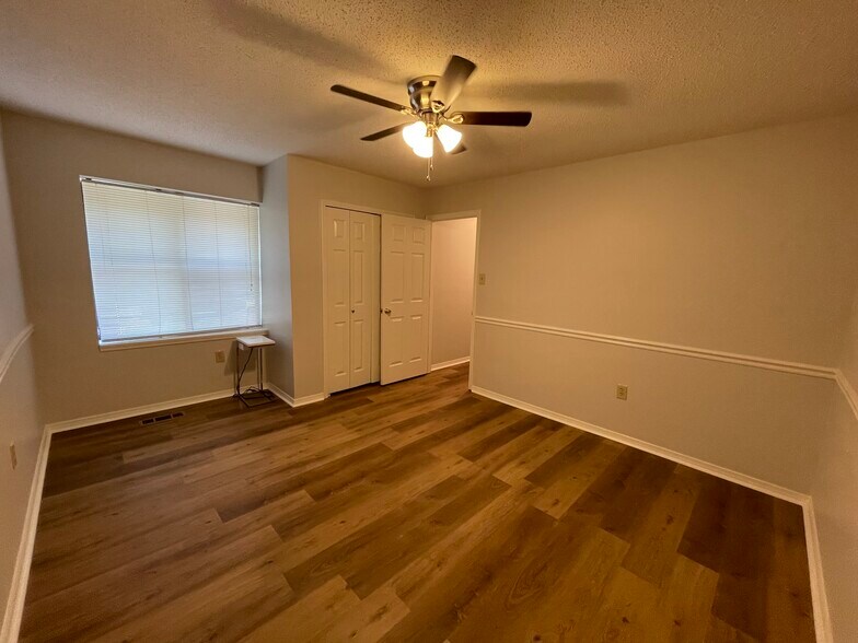 Building Photo - 66 Woodlore Cir