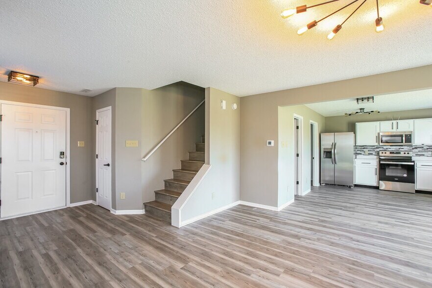 Building Photo - 14379 Black Farm Dr