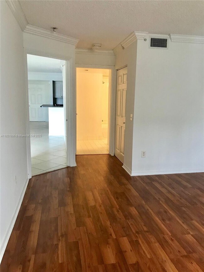 Building Photo - 165 NW 96th Terrace