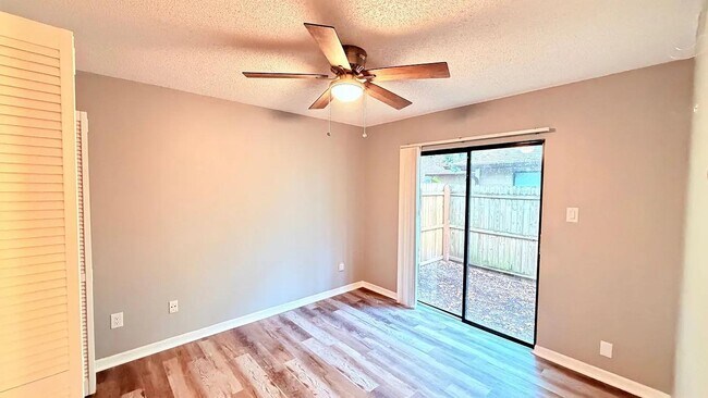 Building Photo - 7909 Richwood Dr