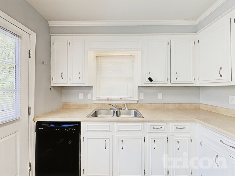 Building Photo - 308 Kenton Dr