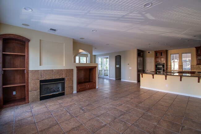Building Photo - 749 Batista Dr