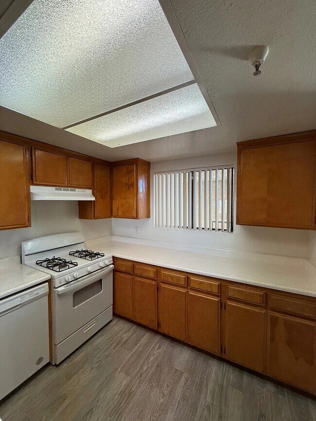 Interior Photo - 14020 Yukon Avenue,