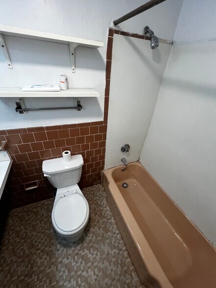 Building Photo - 19 Lancaster Ter