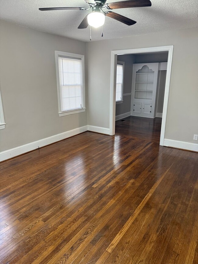 Building Photo - 1002 W Haven Blvd