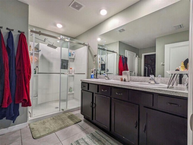 Building Photo - 4128 Silver Strand Trl