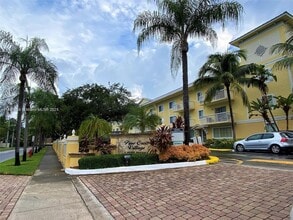 Building Photo - 151 NE 16th Ave