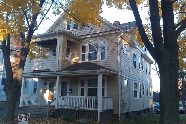 Building Photo - 186 S Highland St