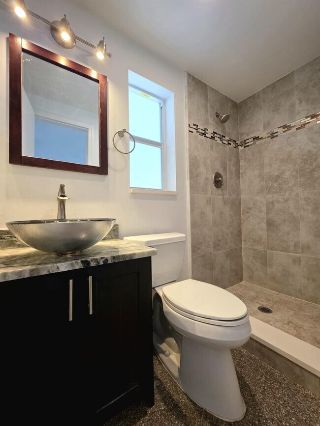 Building Photo - 159 Ave