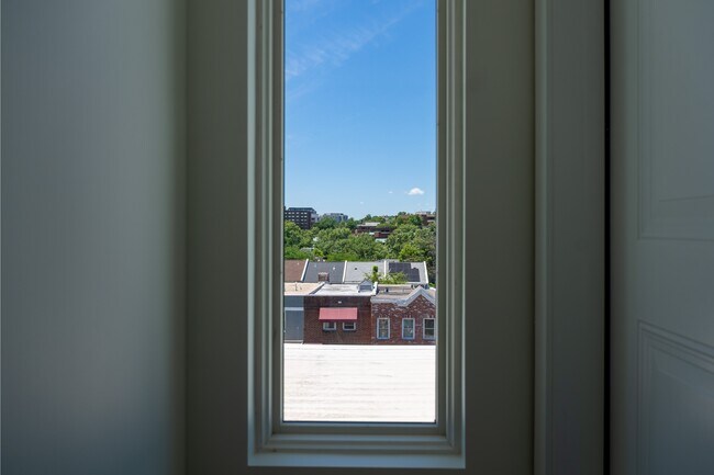 Building Photo - 1631 Montello Ave NE