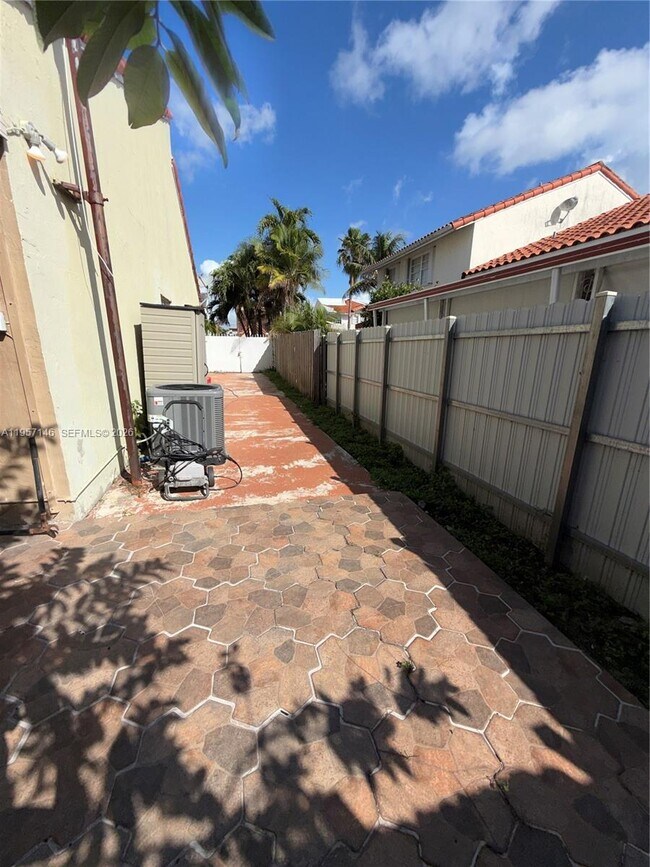 Building Photo - 8712 NW 108th Ln