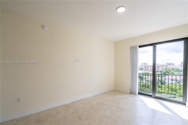 Building Photo - 1091 Galiano St