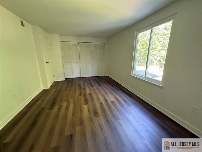 Building Photo - 53 Cottonwood Ct
