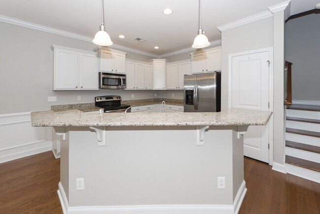 Building Photo - 4 Bedroom 3.5 Bath Townhouse in Kingsbridge at Park West - Mt Pleasant