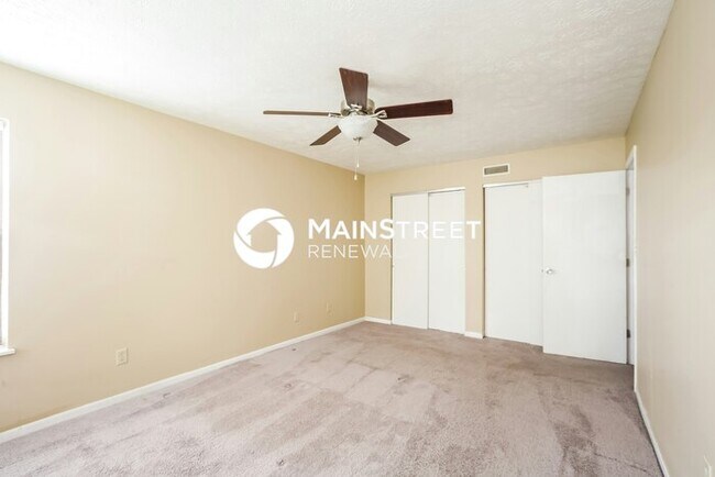 Building Photo - 3 Bedroom Pet-Friendly Home in Indianapolis, IN with Main Street Renewal