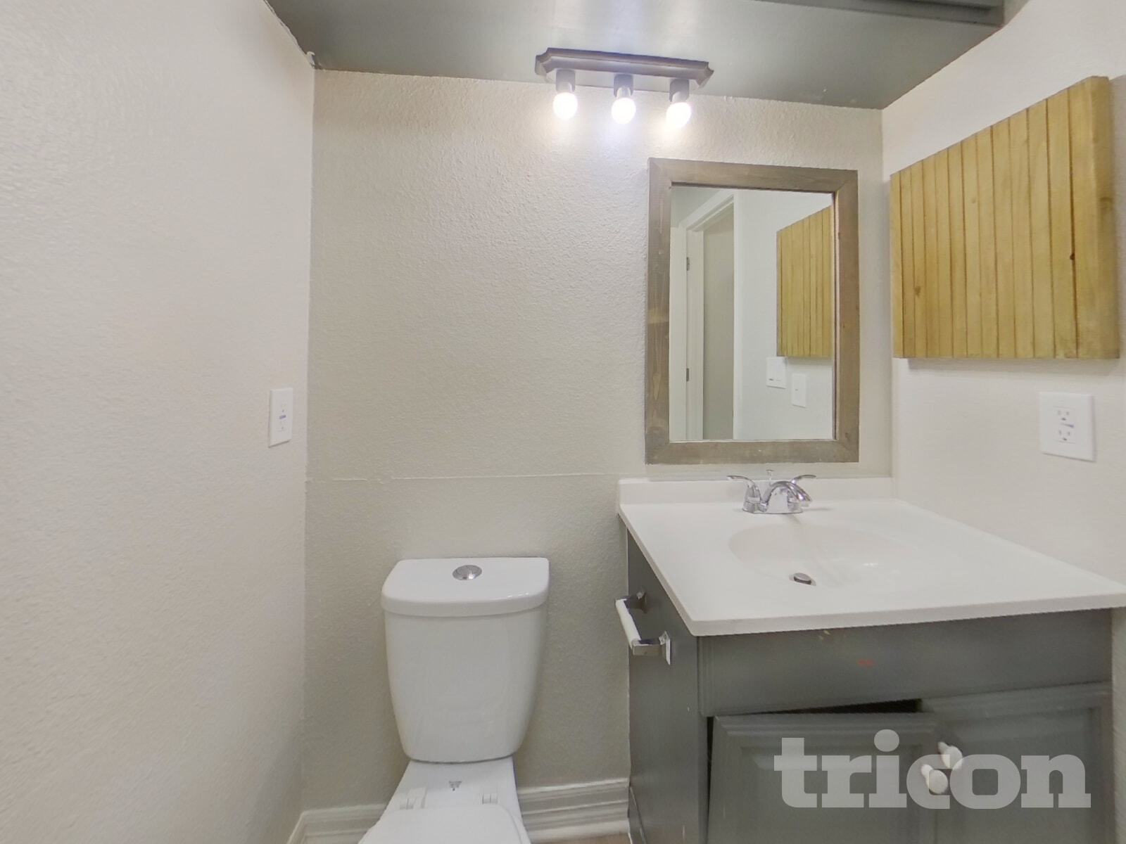 Building Photo - 19595 E Amherst Dr