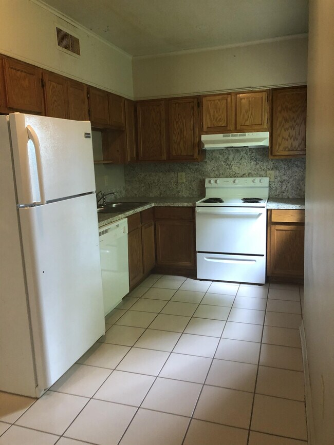 Building Photo - 428 W Locust St