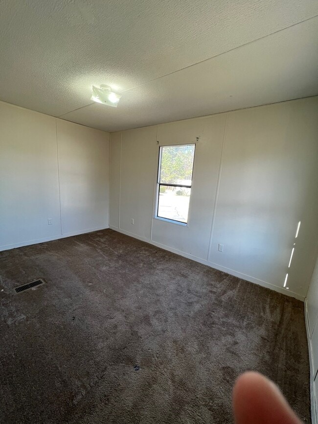 Building Photo - 161 Westside Cir
