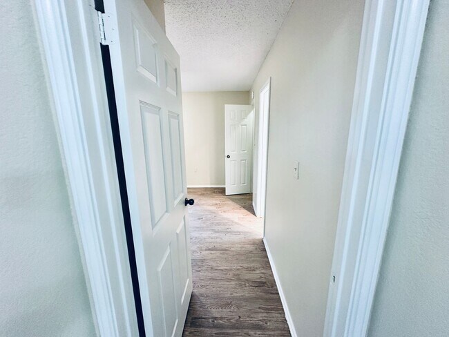 Building Photo - 379 Fantail Loop