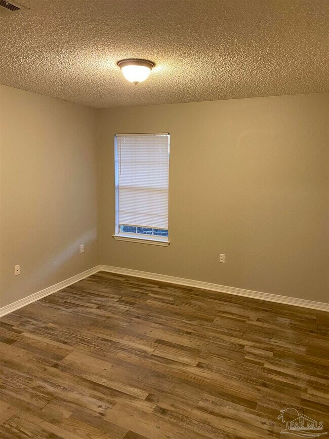 Building Photo - 5162 Brookside Dr