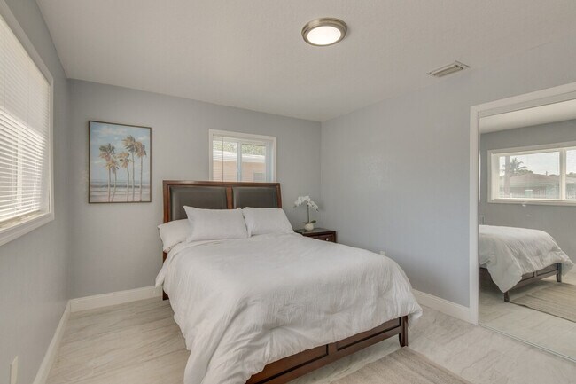 Building Photo - 16201 NW 39th Ct