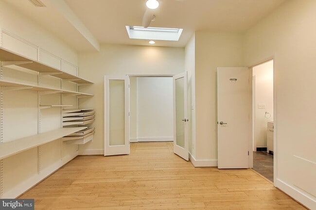 Building Photo - 1129 Columbia Rd NW