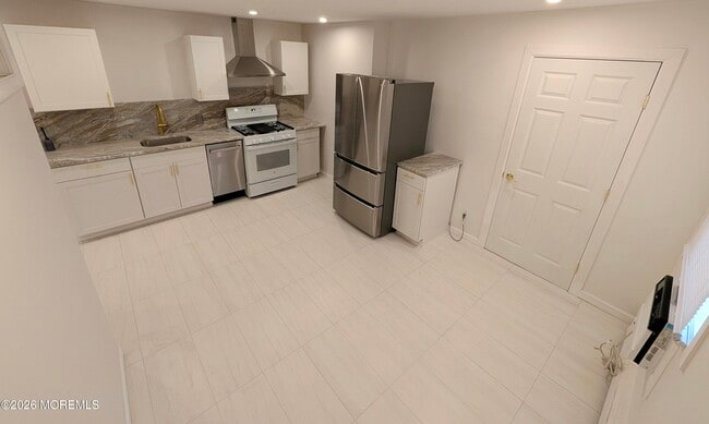 Building Photo - 106 Wallace St