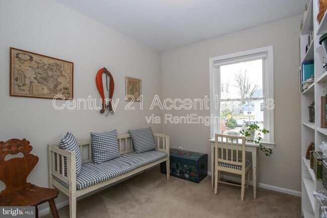 Building Photo - 3009 20th Ct S