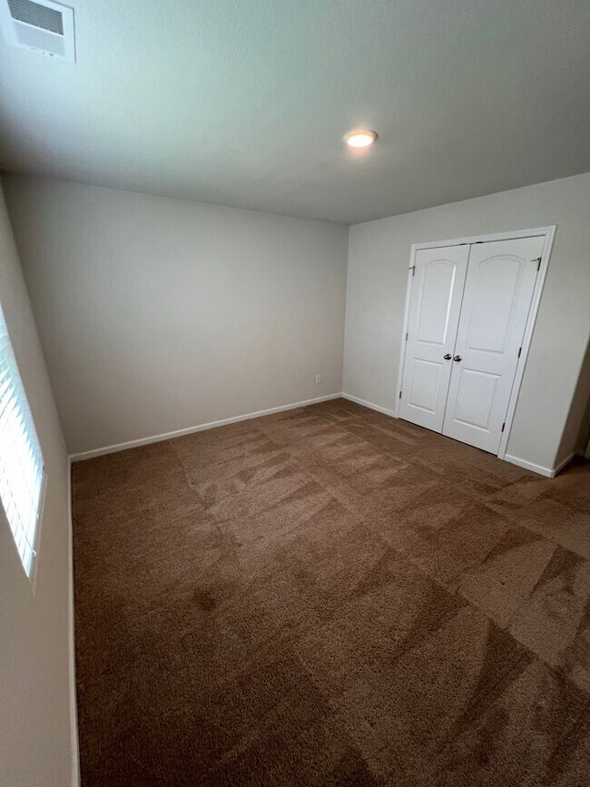 Building Photo - Charming 3 Bedroom Home Located In Zebulon NC!!!