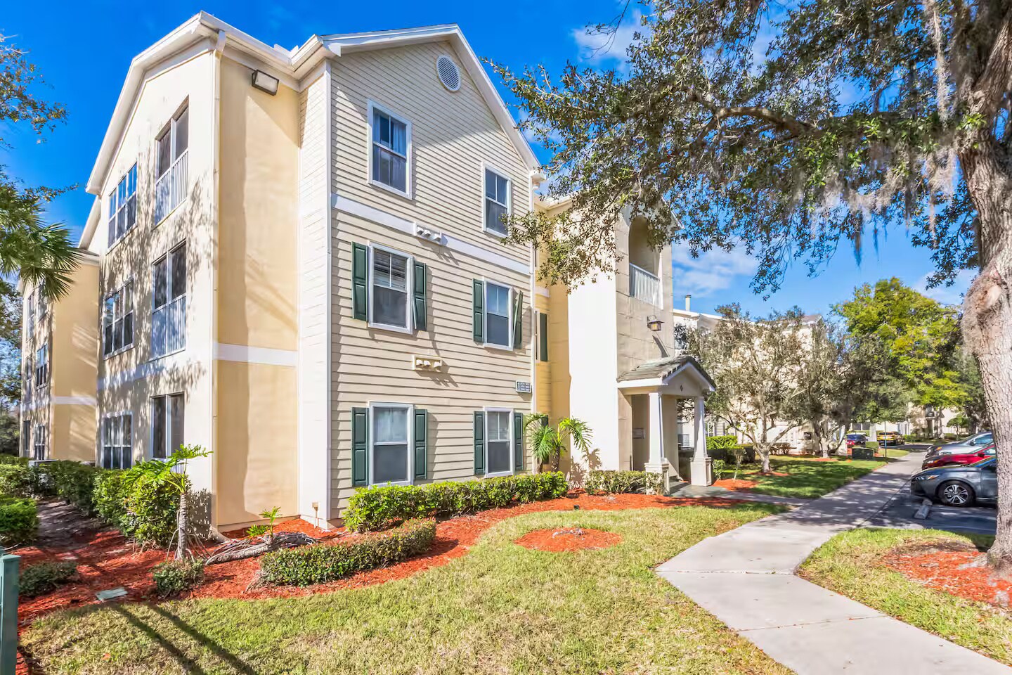 Building Photo - 18565 Bridle Club Dr