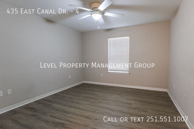 Building Photo - 435 E Canal Dr