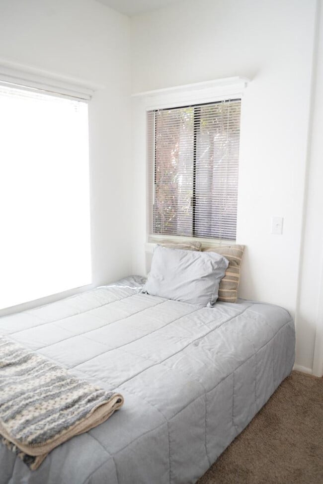 Building Photo - 11666 N 28th Dr