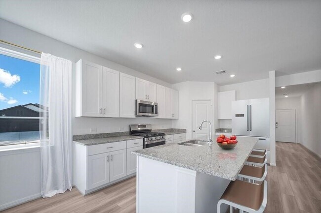 Building Photo - 8002 Horse Hvn Ln