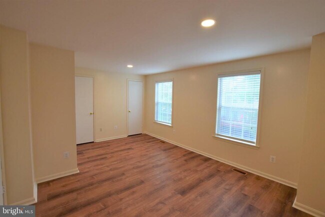 Building Photo - 6605 Briarleigh Way
