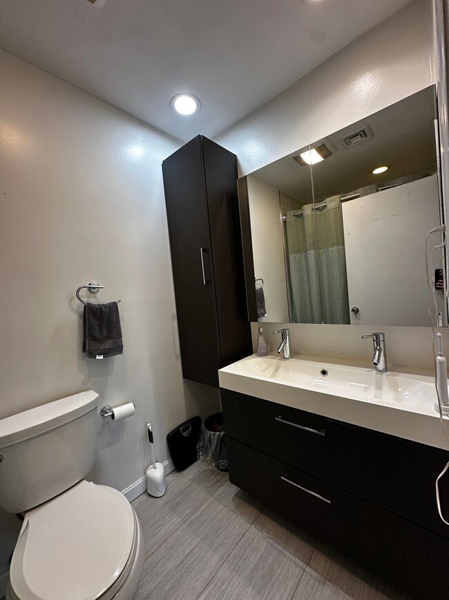 Building Photo - No Brokers Fee!! Spacious 2-Bed, 2-Bath Condo with 2 Parking Spots in Medford