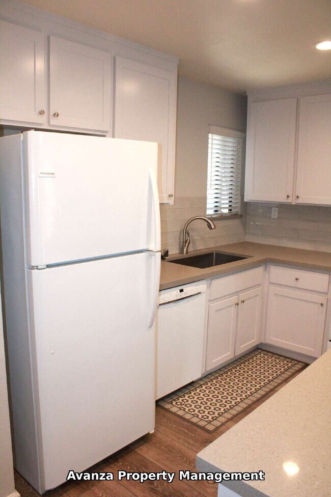 Building Photo - Home for Rent 2 Bed/2 Bath - 1,133 Sq Ft. Rent: $1,995/month Deposit: $2,992.5