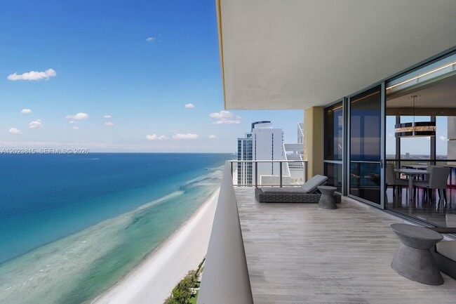 Building Photo - 17749 Collins Ave