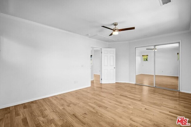 Building Photo - 1328 10th St