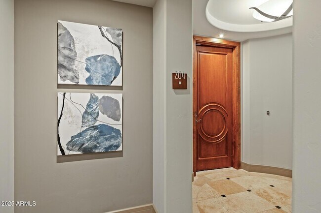 Building Photo - 2402 E Esplanade Ln