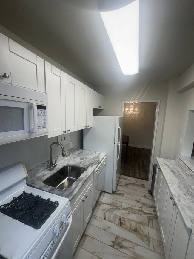 Building Photo - 3901 Tunlaw Rd NW