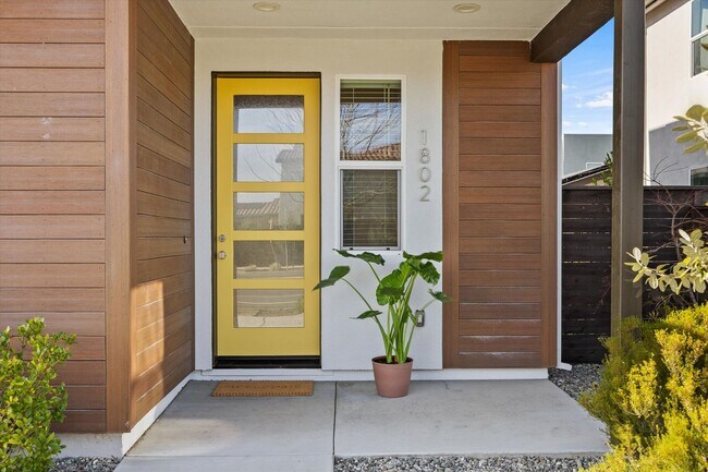 Building Photo - Charming Meriam Park Home with Backyard & Garage