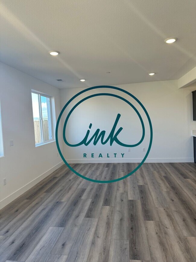 Building Photo - Beautiful and Modern Newly Built Townhome ...