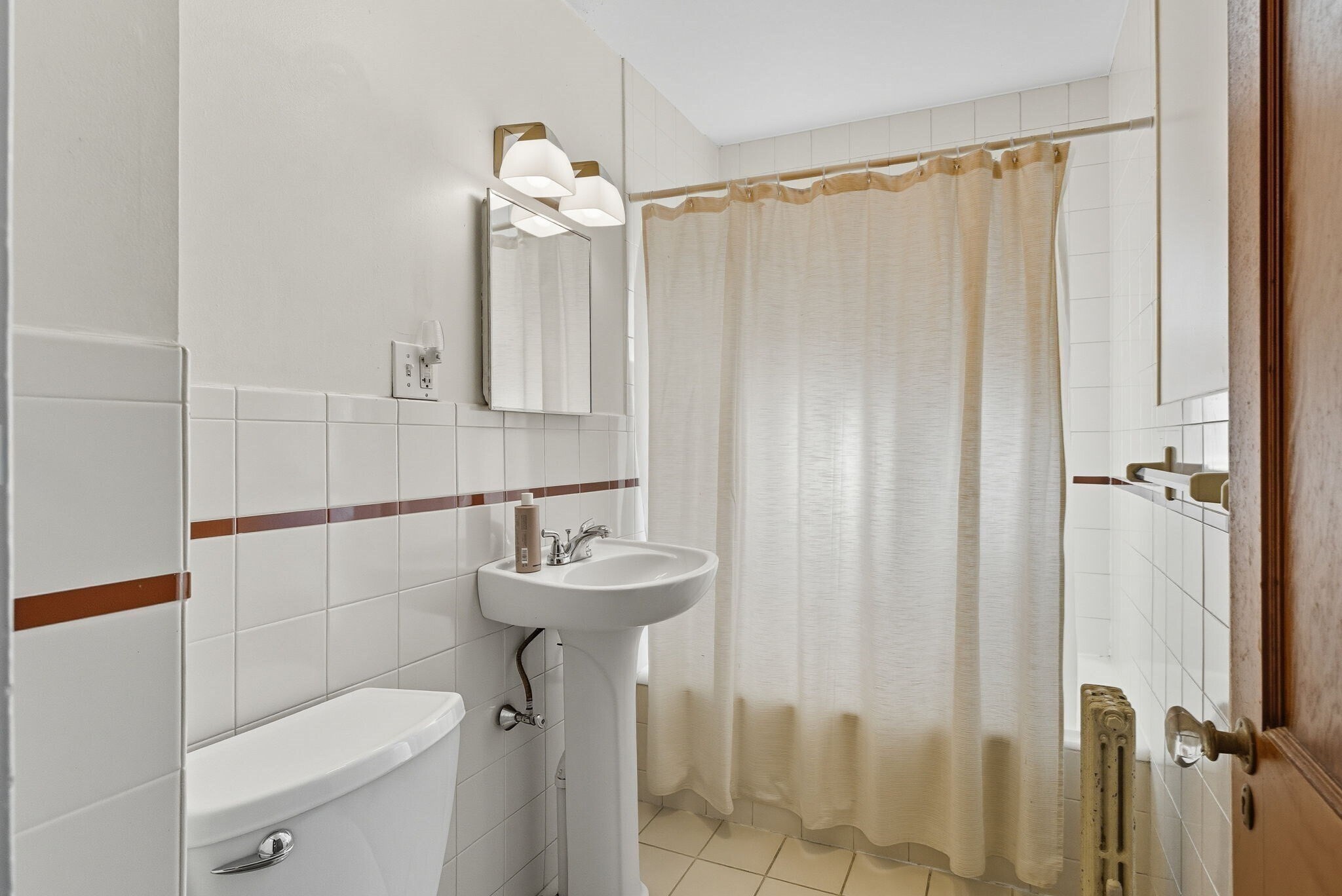 Building Photo - 40 Cottage Park Rd