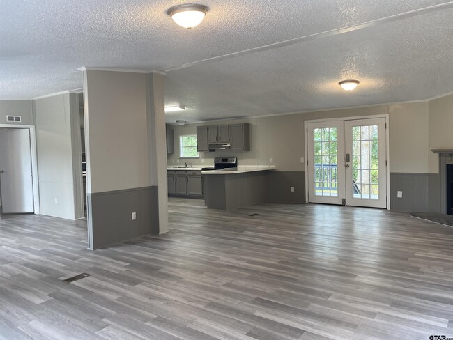 Building Photo - 22942 Shell Shore Dr